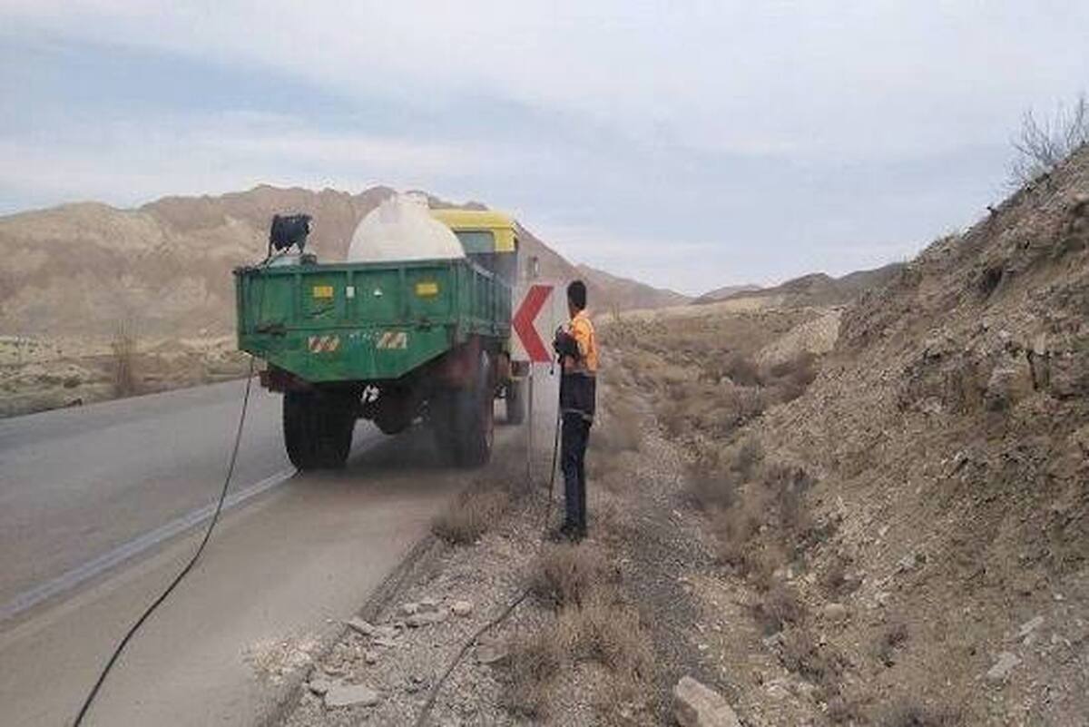 شستشوی علائم و تابلوها در تونل‌های محور 