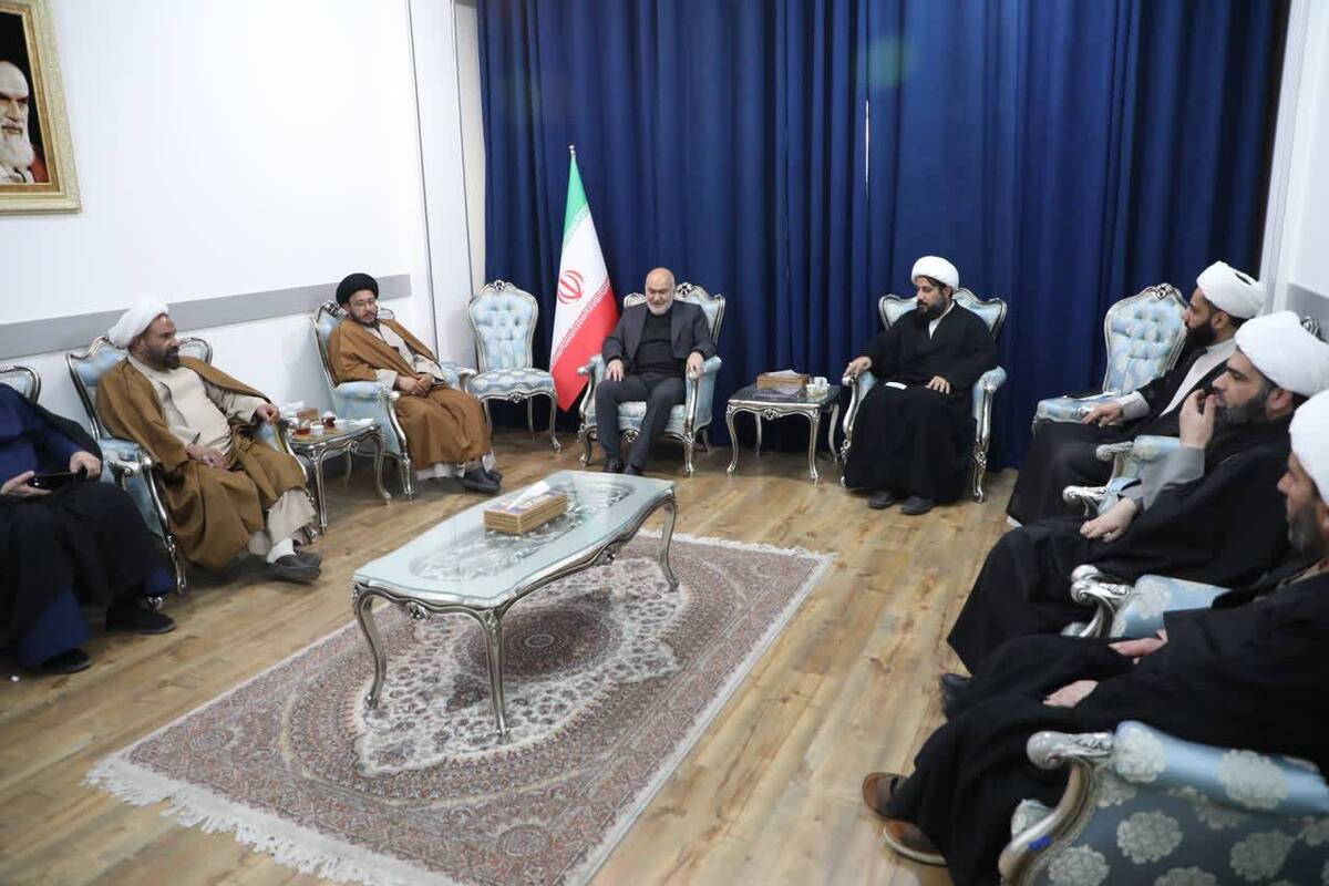 دیدار اعضای مجمع طلاب خوزستانی مقیم قم با استاندار / استاندار خوزستان: خدمت به طلاب وظیفه ماست