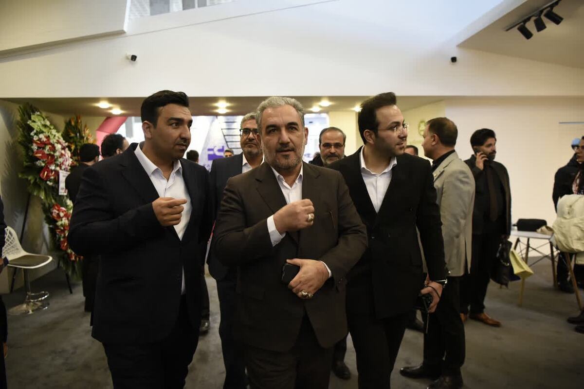 تاکید فرماندار قم بر معرفی برندهای ایرانی صنعت کفش 