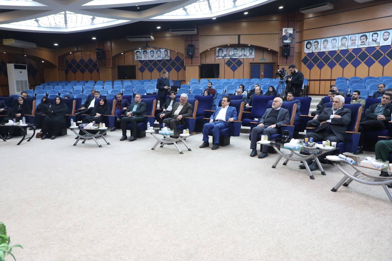 استاندار خوزستان: حل مشکل مردم و حمایت از ایثارگران اولویت دولت است