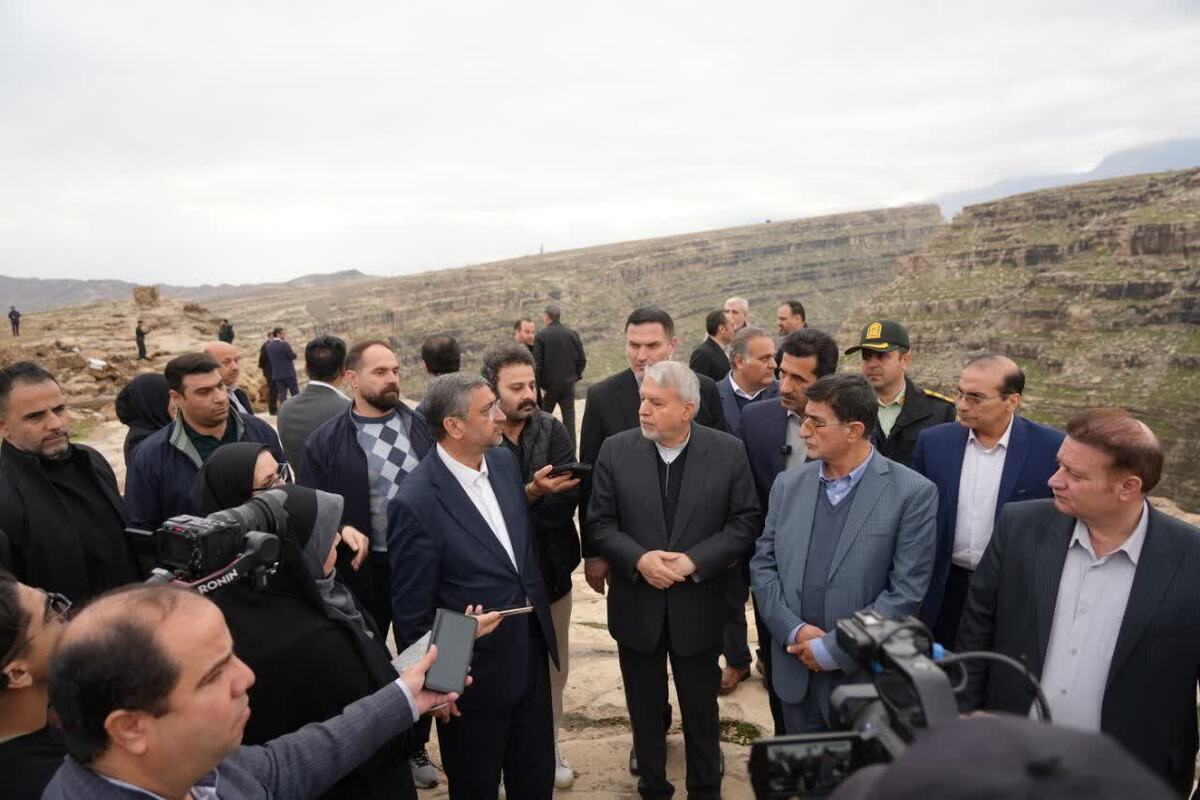 تاکید وزیر میراث‌فرهنگی بر تهیه بسته گردشگری ویژه دره خزینه پلدختر