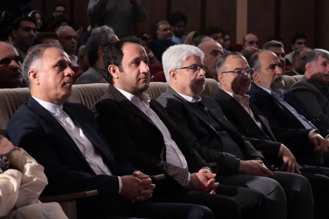 اهدای جوایز و تجلیل از برگزیدگان جشنواره ملی فیلم کوتاه در رشت