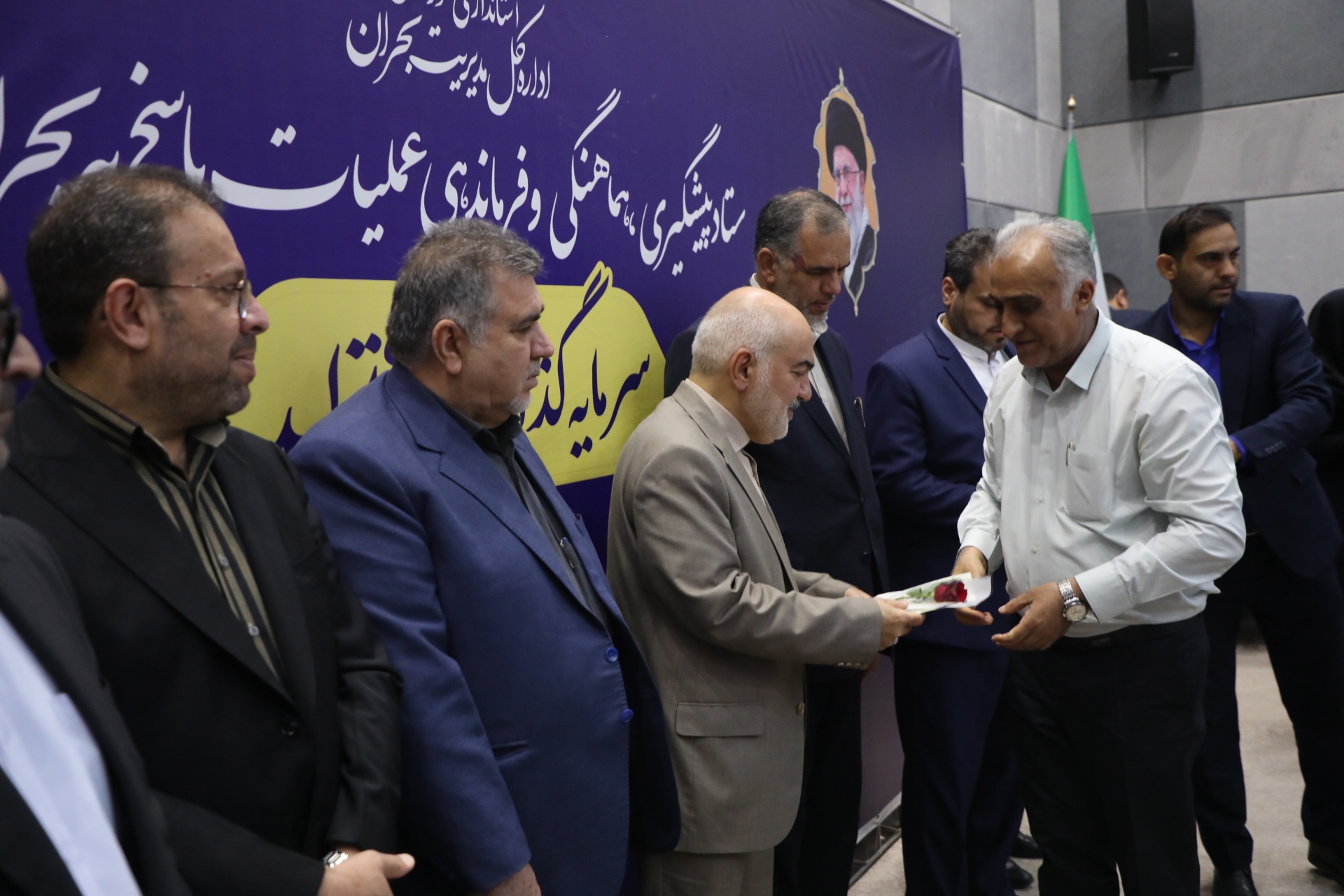 استاندار خوزستان: کارگران ستون فقرات تولید کشور هستند 