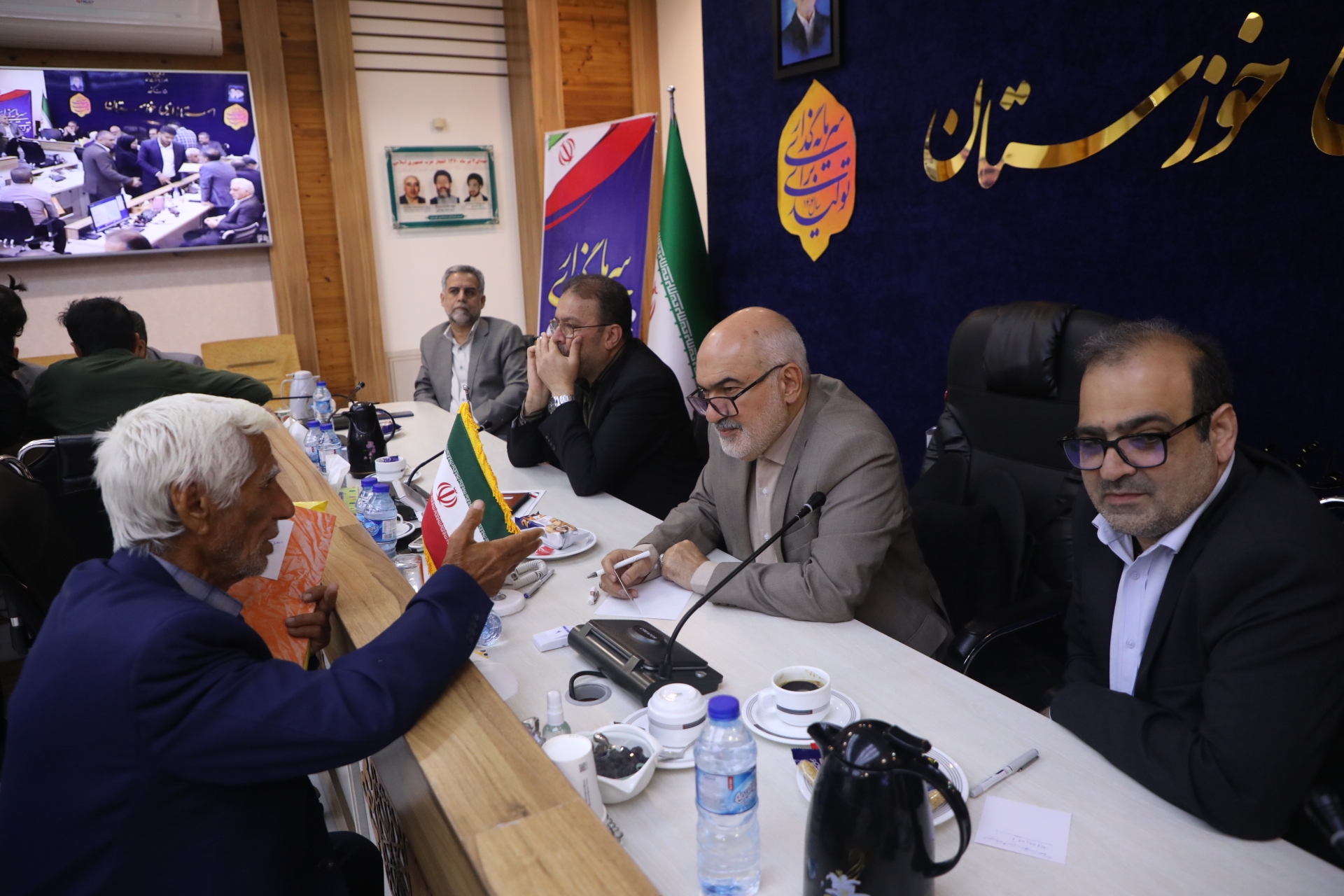 پاسخگویی حضوری استاندار خوزستان به درخواست‌های شهروندان + عکس