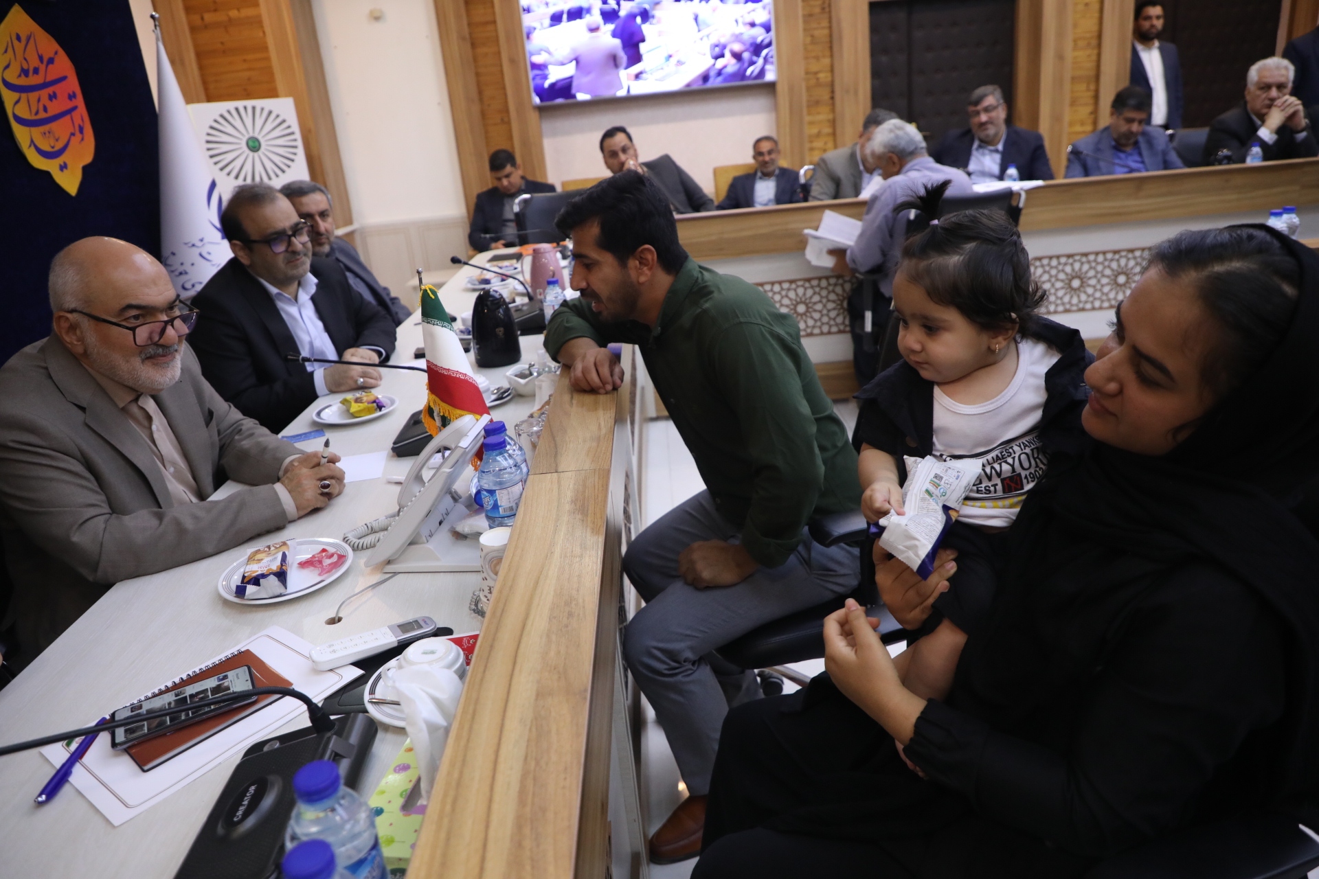 پاسخگویی حضوری استاندار خوزستان به درخواست‌های شهروندان + عکس