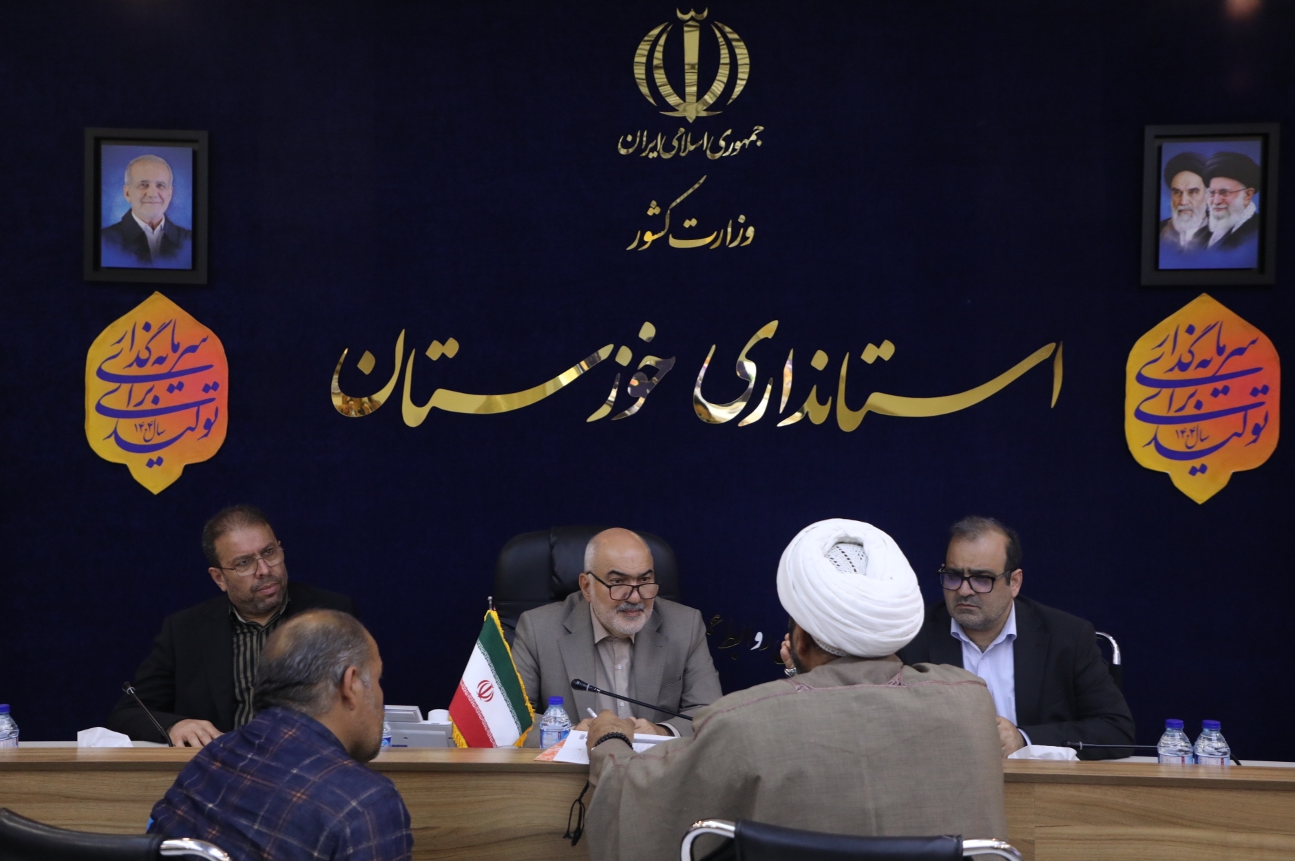 پاسخگویی حضوری استاندار خوزستان به درخواست‌های شهروندان + عکس