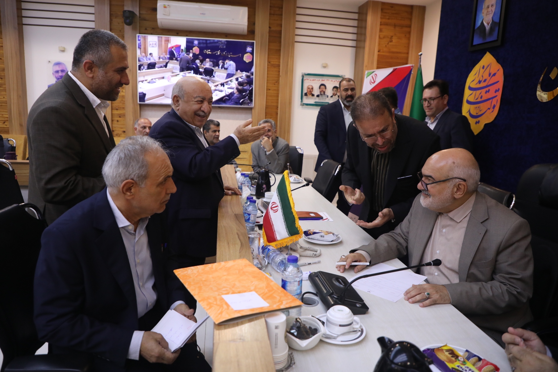 پاسخگویی حضوری استاندار خوزستان به درخواست‌های شهروندان + عکس