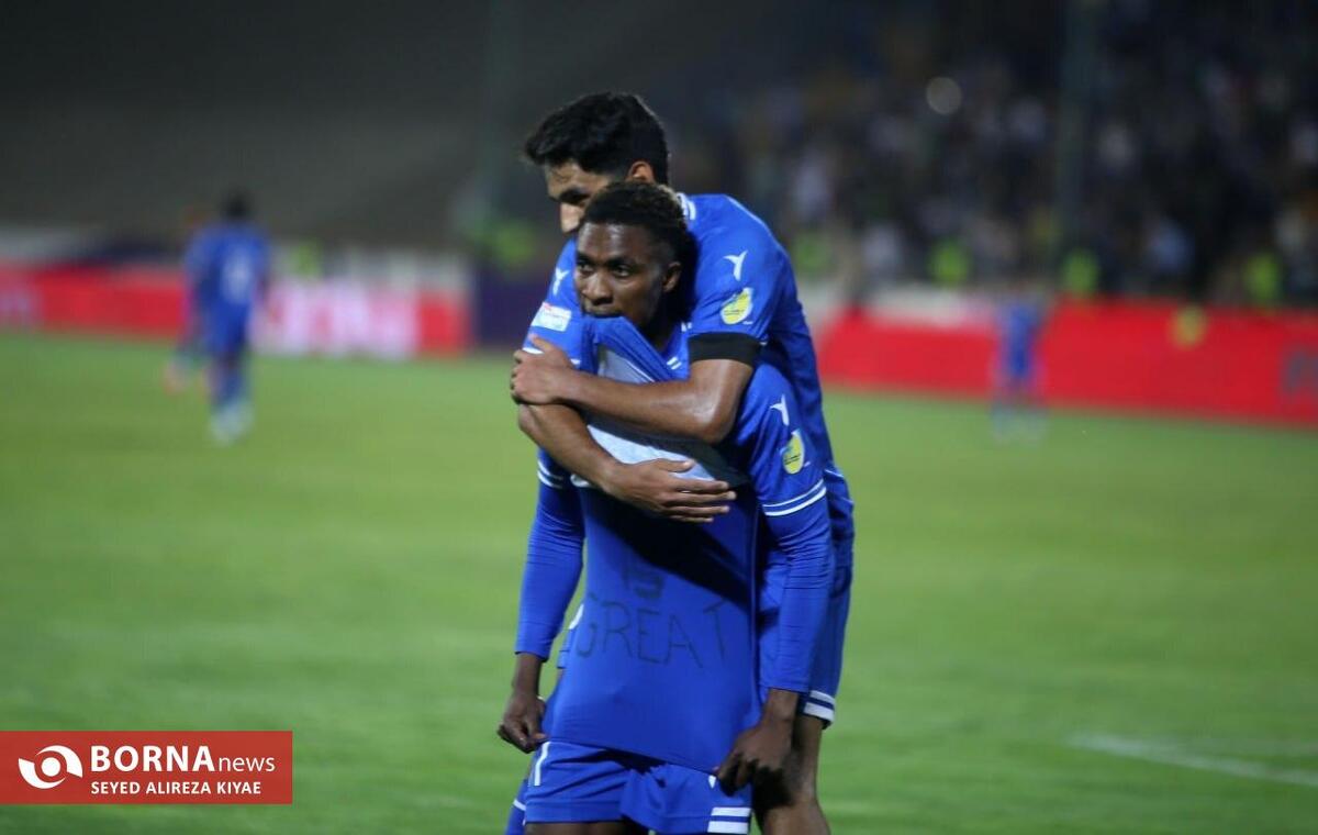 دیدار تیم های فوتبال استقلال _ آلومینیوم