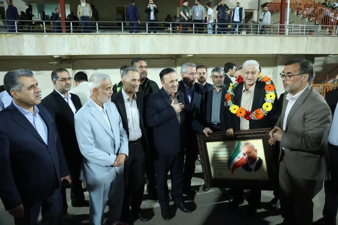 استاندار قزوین تماشاگر ویژه بازی شمس آذر و تراکتور