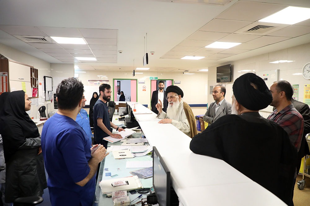 بازدید حجت الاسلام والمسلمین سیّدمحمدکاظم خوانساری از بیمارستان امیرالمومنین(ع)