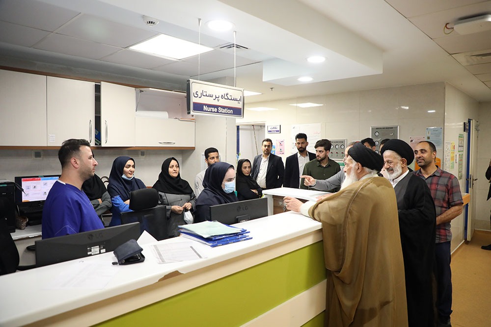 بازدید حجت الاسلام والمسلمین سیّدمحمدکاظم خوانساری از بیمارستان امیرالمومنین(ع)