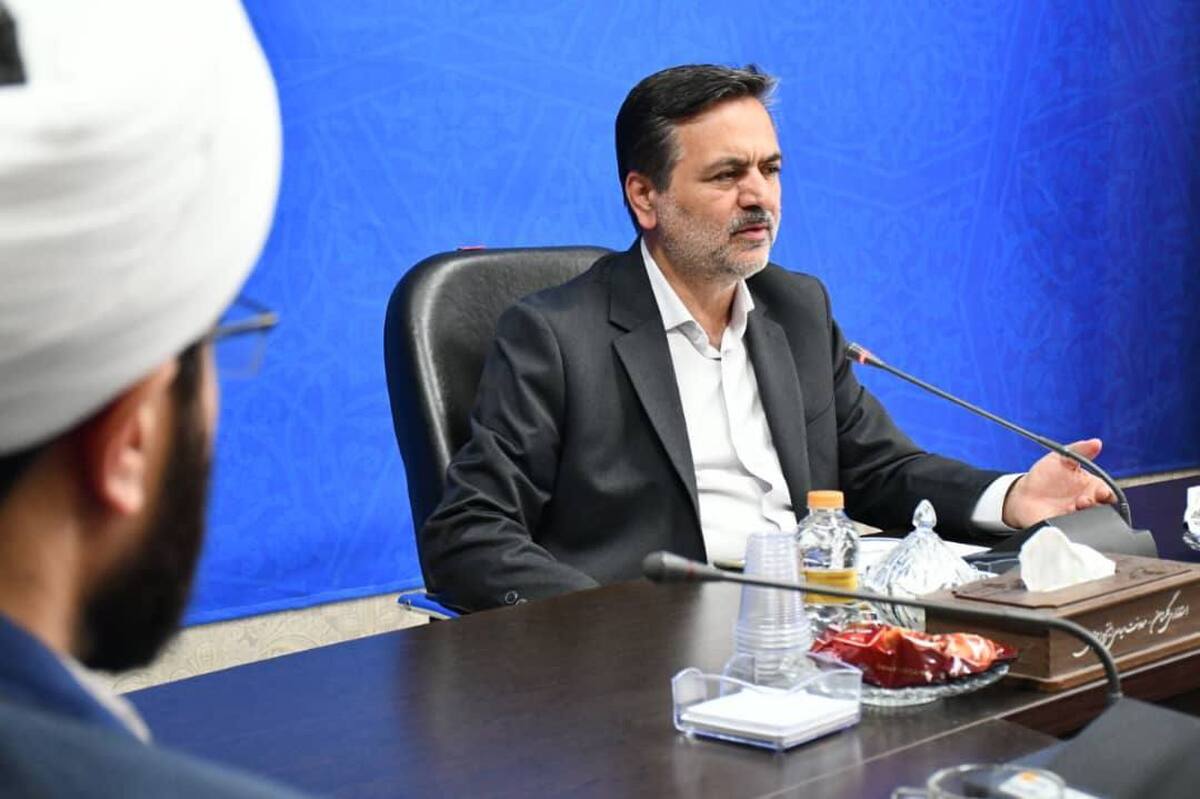 از ظرفیت های هنری برای تبیین امام راحل استفاده شود