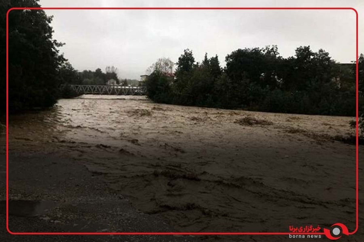 بارش باران باعث جاری‌شدن سیلاب در برخی مناطق روستایی کاشان شد