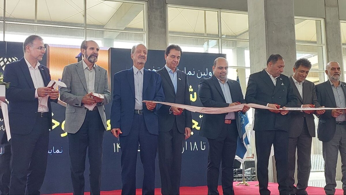 اولین نمایشگاه تخصصی ماشین‌آلات و تجهیزات صنعت دوخت در شهر آفتاب افتتاح شد