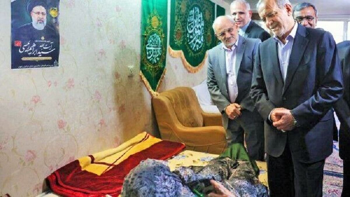 پزشکیان به دیدار مادر شهید «رییسی» رفت