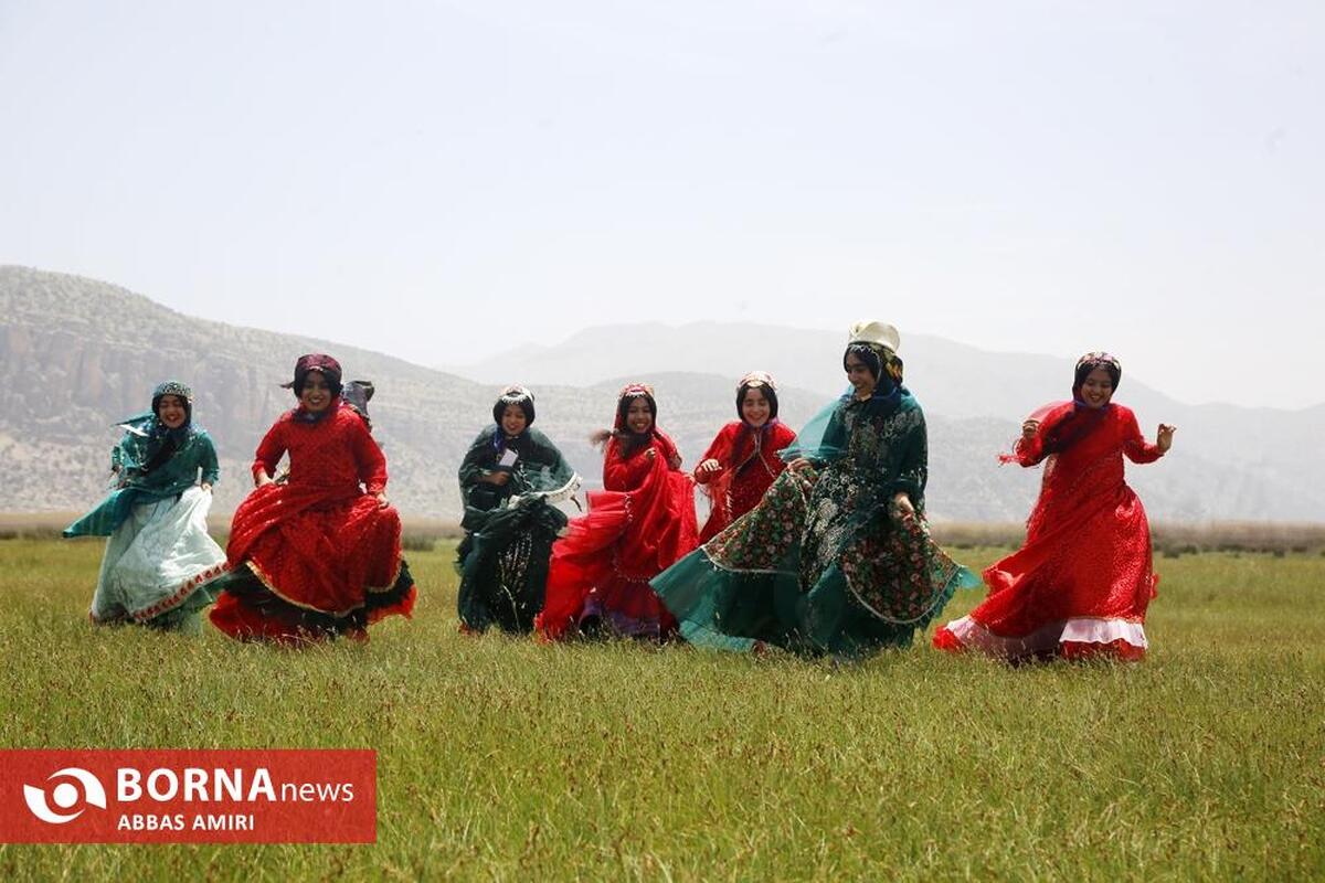 جشنواره دانش آموزان و فرهنگیان عشایر فارس