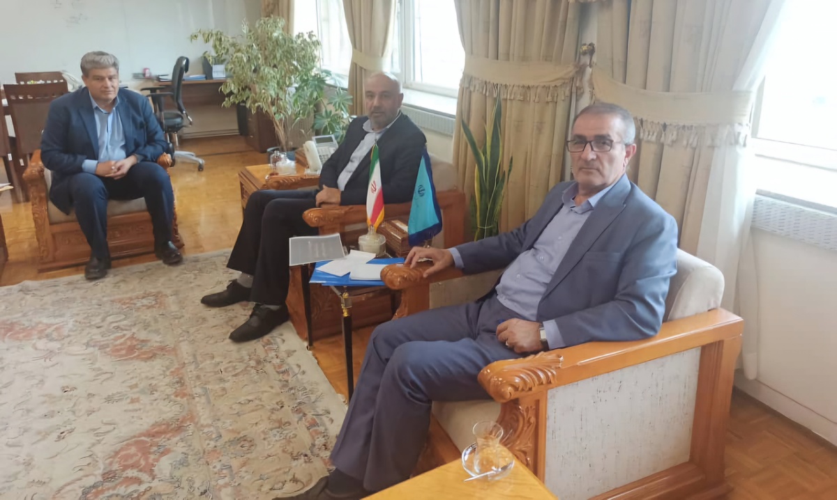 پیگیری طرح مشکلات تعاونی‌های راکد کهگیلویه و بویراحمد در دیدار با وزیر کار