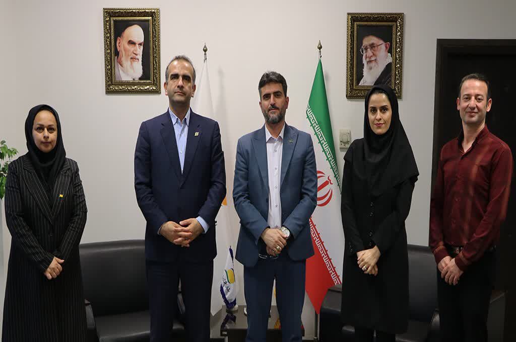 همراهی با کانون پرورش فکری مشارکت در مدیریت فرهنگی جامعه است همراهی با کانون پرورش فکری مشارکت در مدیریت فرهنگی جامعه است