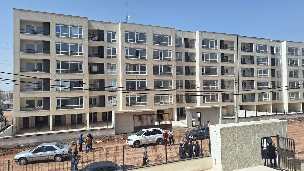 تقدیر معاون وزیر راه و شهرسازی از عملکرد بانک مسکن استان قزوین در نهضت ملی مسکن تقدیر معاون وزیر راه و شهرسازی از عملکرد بانک مسکن استان قزوین در نهضت ملی مسکن