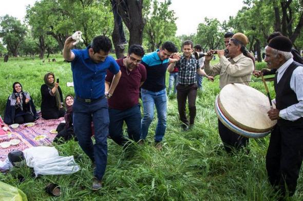 آیین پنجاه بدر؛ سنت دیرین قزوینیها برای طلب باران و برکت آیین پنجاه بدر؛ سنت دیرین قزوینیها برای طلب باران و برکت