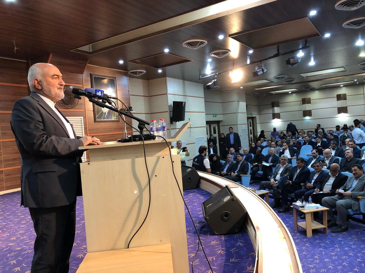  استاندار خوزستان: لایروبی اروند و توسعه گردشگری جزیره مینو در دست پیگیری است / قطعی‌های مکرر برق و محدودیت‌ تسهیلات بانکی مهمترین چالش‌ پیش‌روی فعالان اقتصادی است