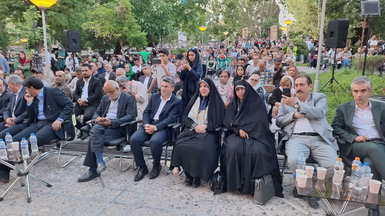 شعرای قزوینی و تاجیکی در «آیین پنجاه بدر» سروده های خود را قرائت کردند