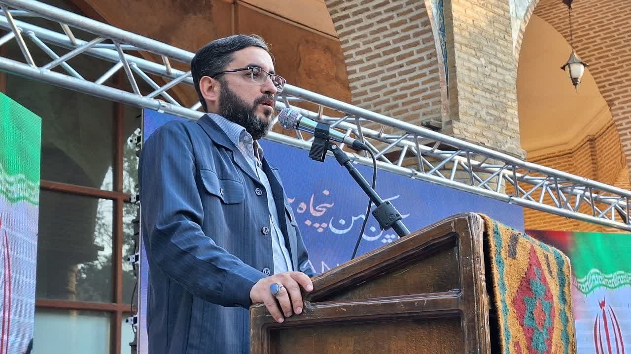 شعرای قزوینی و تاجیکی در «آیین پنجاه بدر» سروده های خود را قرائت کردند