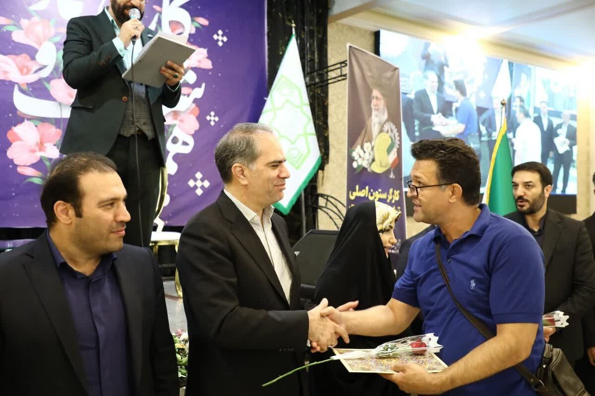 در مراسمی باشكوه از كارگران شهرداری اندیشه تجلیل شد
