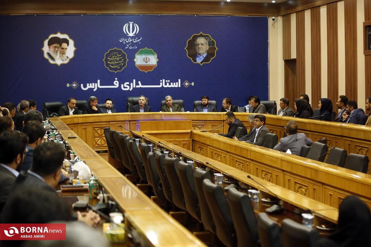 جلسه هم اندیشی رووسای هیات های ورزشی فارس با مشاور ورزشی رئیس جمهور