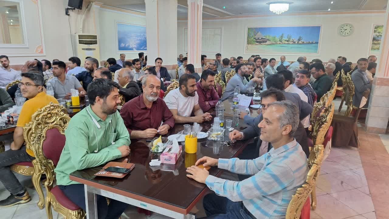 تکریم و تجلیل معلمان بعنوان فاتحان عرصه تعلیم و تربیت، رسالتی همگانی است