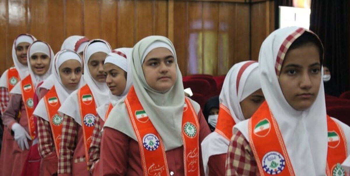 تجلیل از دانش آموزان و معلمان پیشتاز سازمان دانش آموزی کهگیلویه و بویراحمد