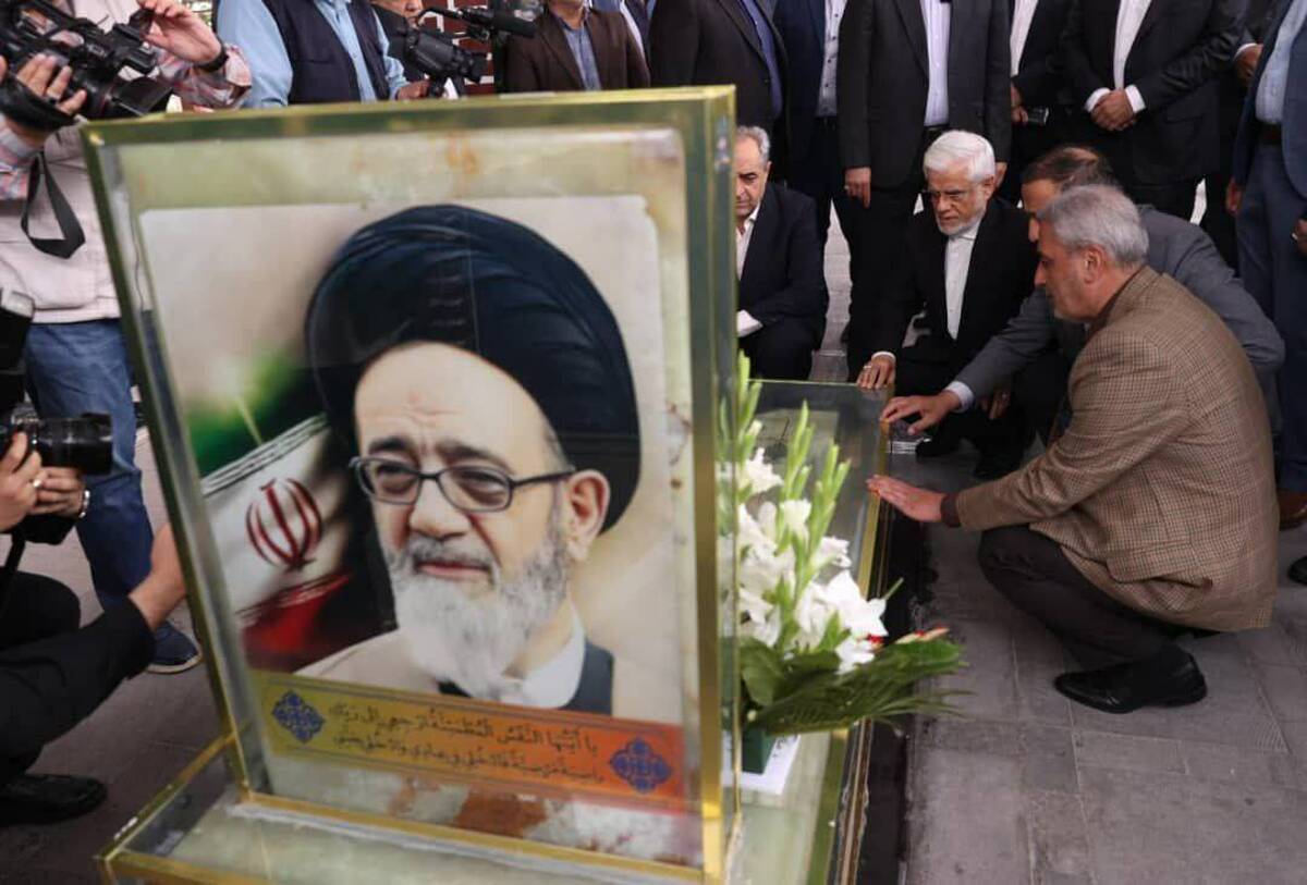 ادای احترام معاون اول‌رئیس جمهور به شهید آیت‌الله سید محمدعلی آل هاشم و شهدای ۸ سال دفاع مقدس