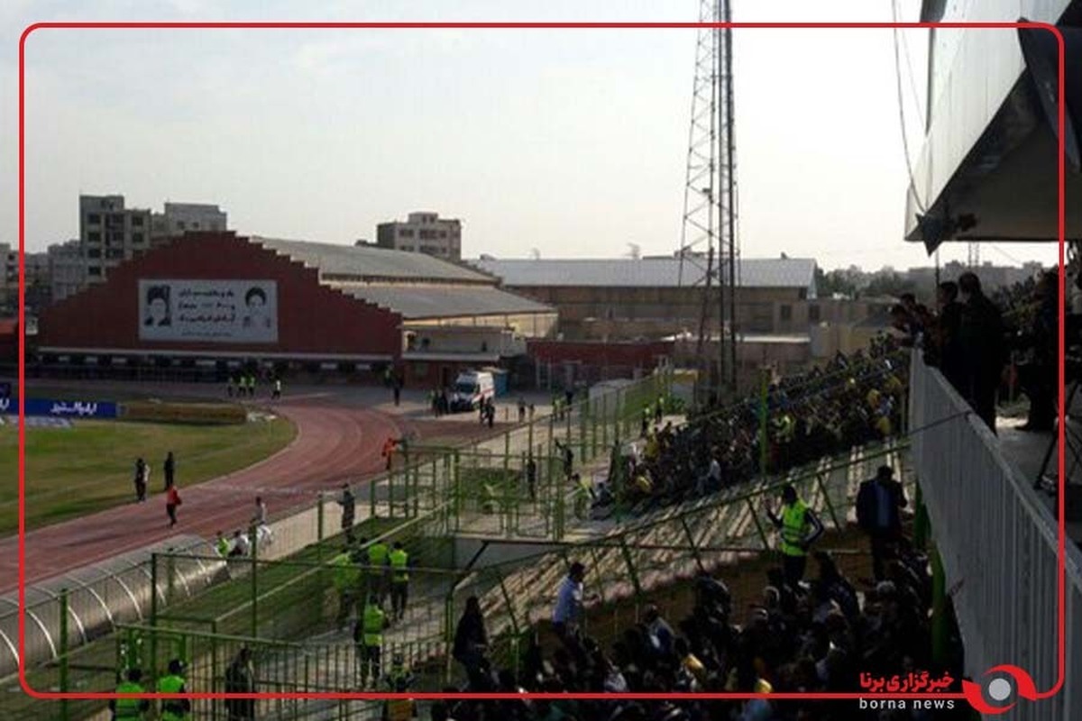 حال و هوای سکوهای ورزشگاه تختی آبادان قبل از آغاز دیدار نفت - پیکان