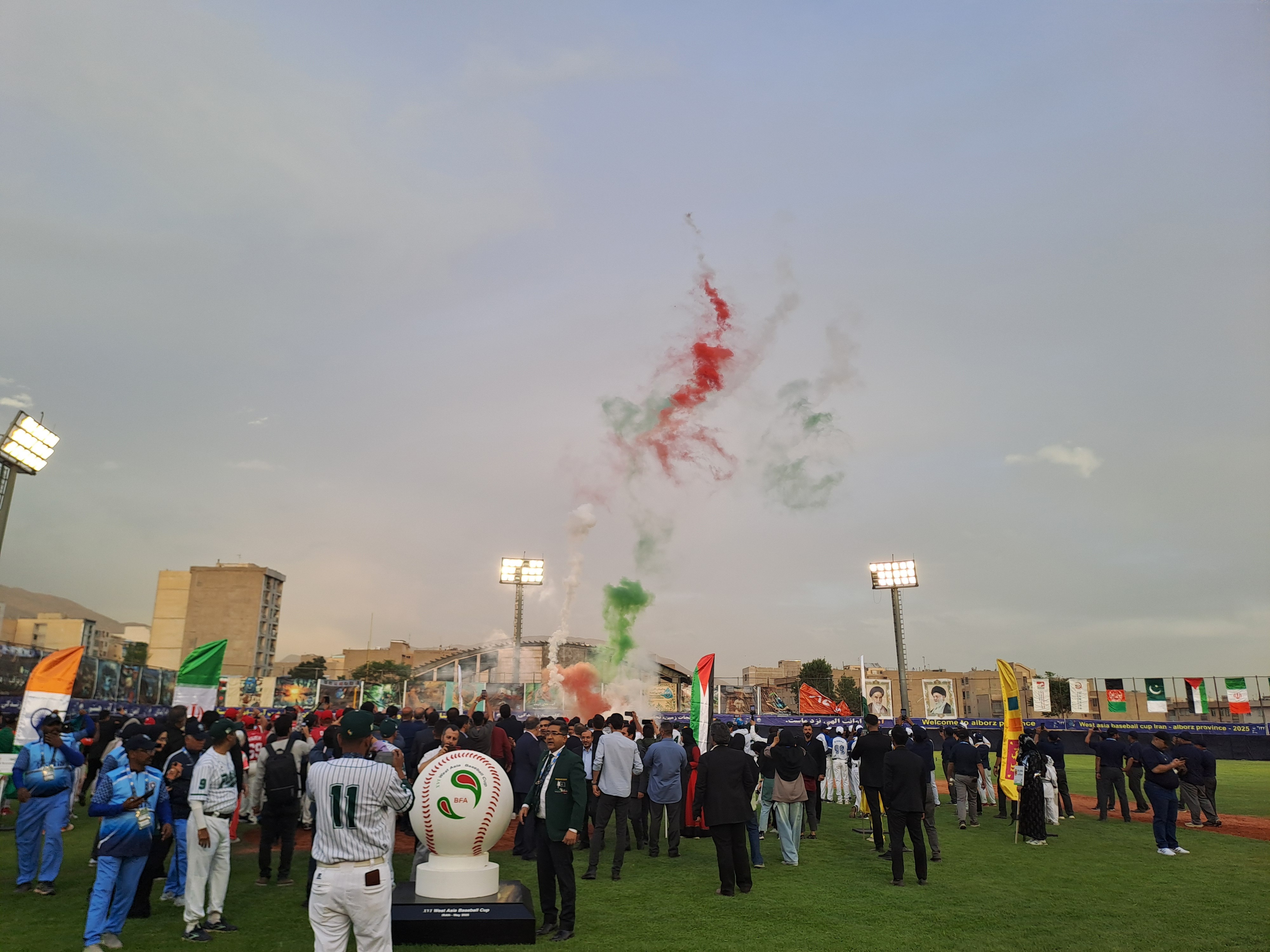 آیین افتتاحیه شانزدهمین دوره مسابقات بیسبال قهرمانی غرب آسیا برگزار شد آیین افتتاحیه شانزدهمین دوره مسابقات بیسبال قهرمانی غرب آسیا برگزار شد