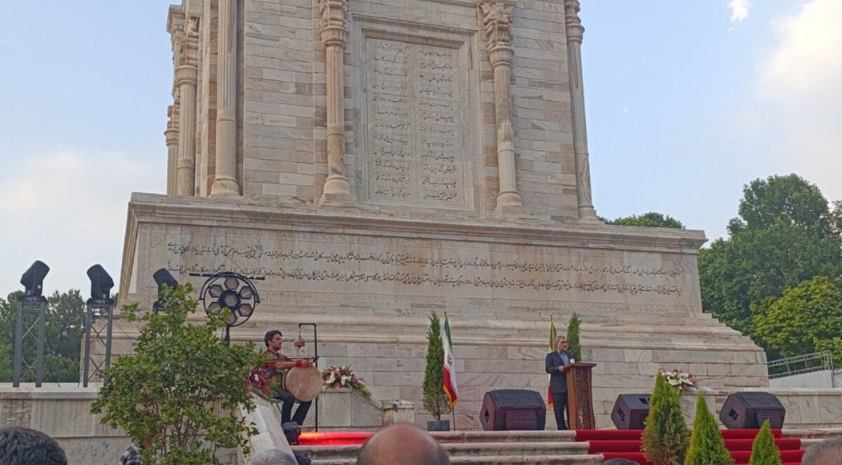 معاون رییس‌جمهور: زبان و خط انتقال دهنده فرهنگ و تمدن است