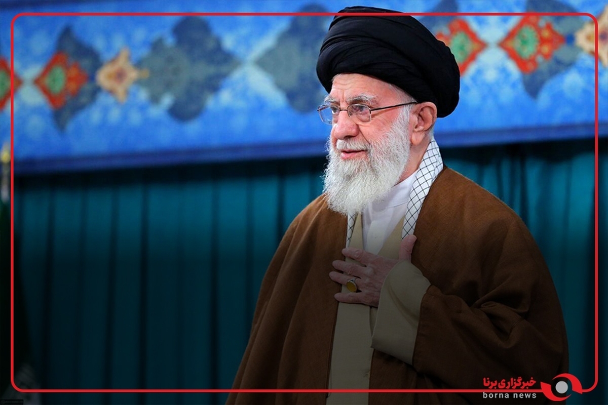 حال و هوای حسینیه امام خمینی(ره) دقایقی پیش از آغاز دیدار جمعی از معلمان و فرهنگیان سراسر کشور با رهبر انقلاب اسلامی