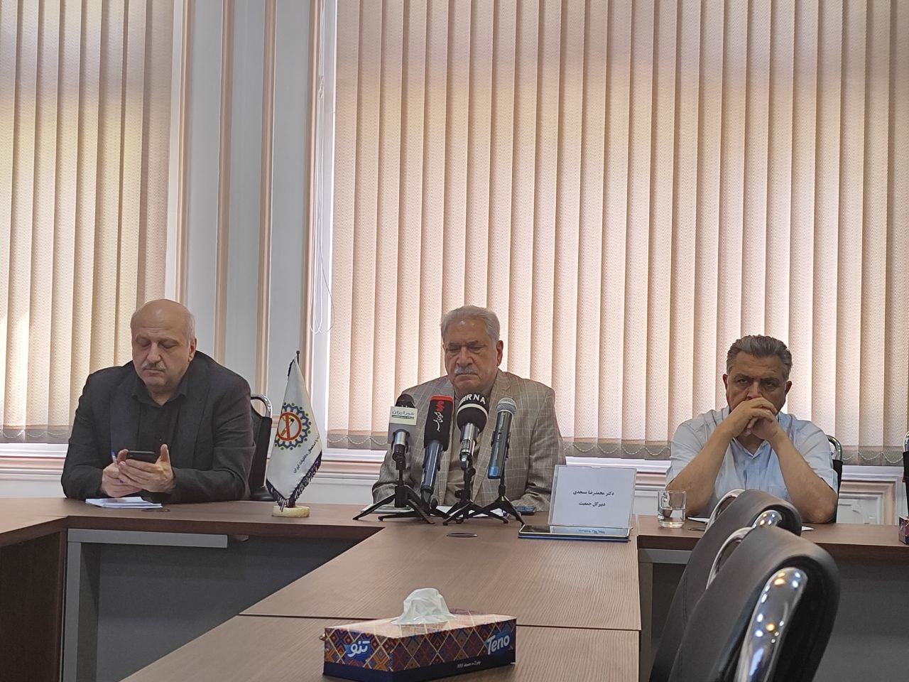 افزایش ۱۳۳ درصدی استعمال دخانیات بین دختران نوجوان افزایش ۱۳۳ درصدی استعمال دخانیات بین دختران نوجوان