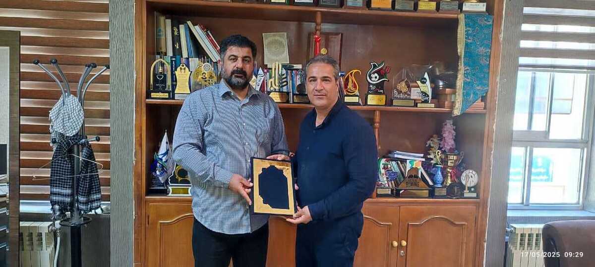 تجلیل و تقدیر از سرپرست روابط عمومی ورزش وجوانان استان ایلام