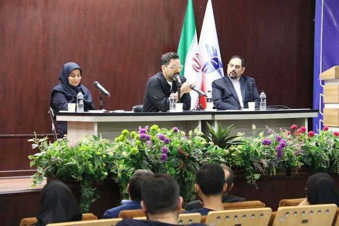 بررسی اجتماعی و فرهنگی یک برنامه پرطرفدار در دانشگاه آزاد تهران غرب