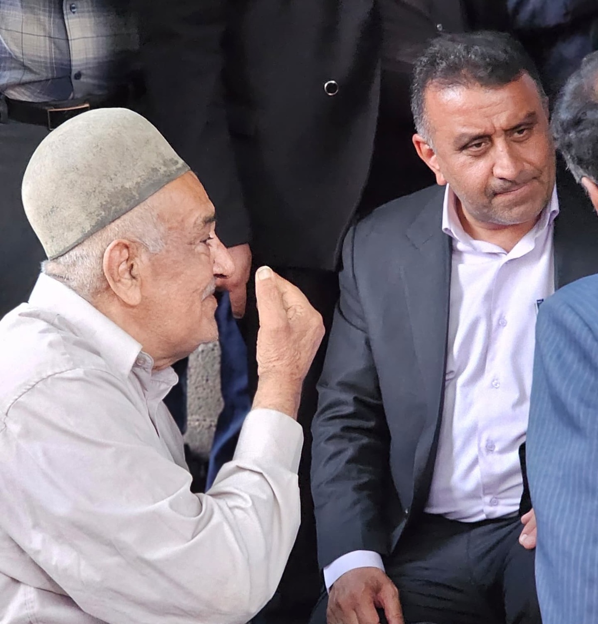 نماینده بویراحمد: مدیران طلبکار نباشند؛ خدمت به مردم وظیفه است