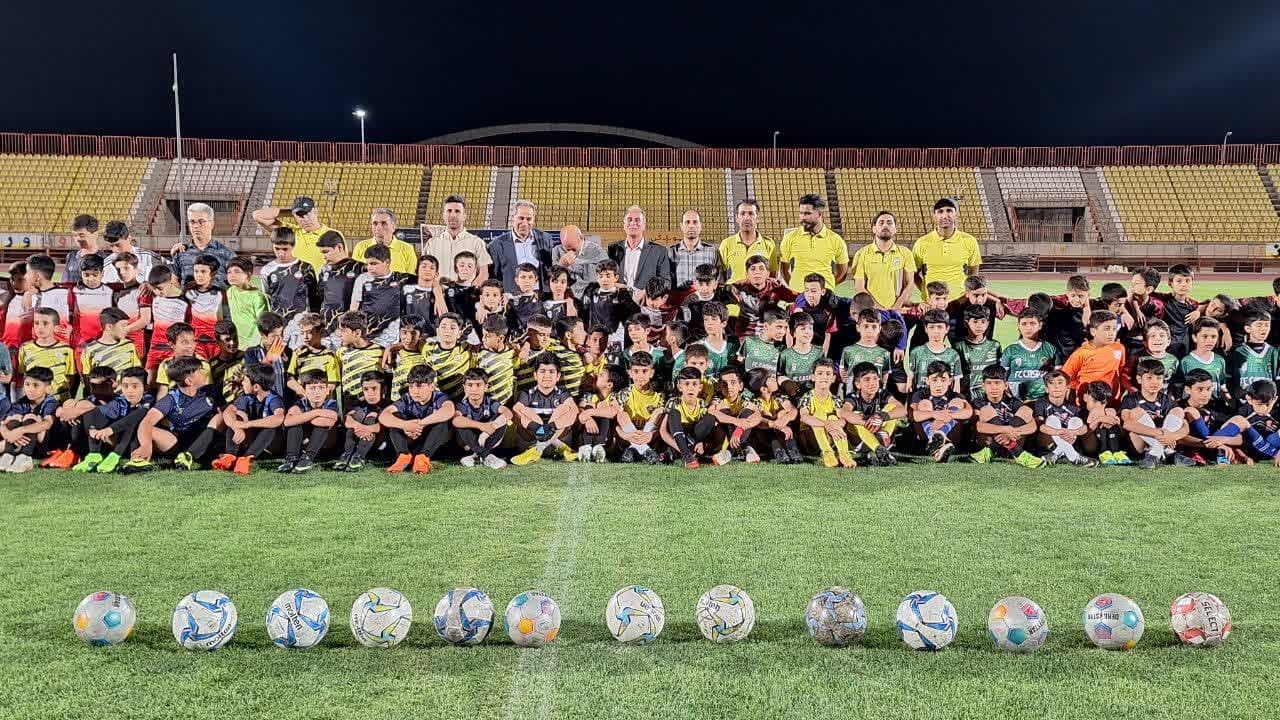 فوتبال پایه در قزوین با کمبود زمین و امکانات ورزشی مواجه است فوتبال پایه در قزوین با کمبود زمین و امکانات ورزشی مواجه است