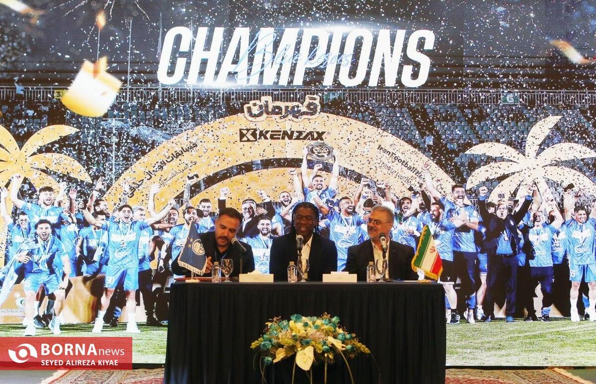 مراسم معارفه کلارنس سیدورف