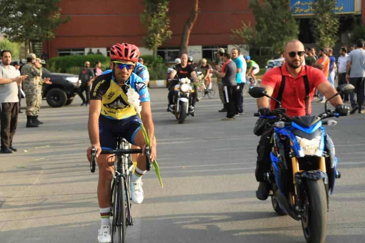 اعزام کاروان دوچرخه سواری قزوین به مرقد مطهر امام خمینی (ره)