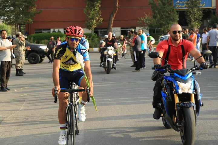 اعزام کاروان دوچرخه سواری قزوین به مرقد مطهر امام خمینی (ره)