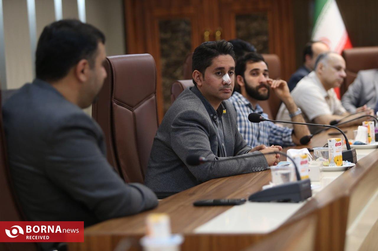 عکاس «خبرگزاری برنا» در جشنواره عکس خبری سال گیلان برگزیده شد