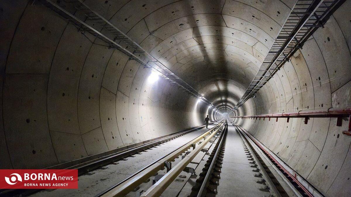 اجرای 21 کیلومتر حفاری مکانیزه در تونل خط۳/ دستگاه حفار در نزدیکی ایستگاه امامیه