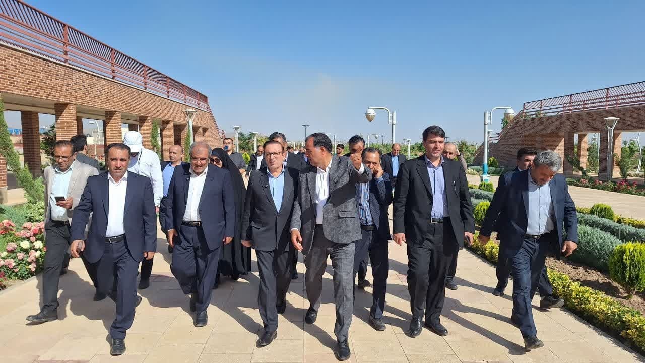 آماده ساخت نمایشگاه بین المللی و نیروگاه خورشیدی در محمدیه هستیم