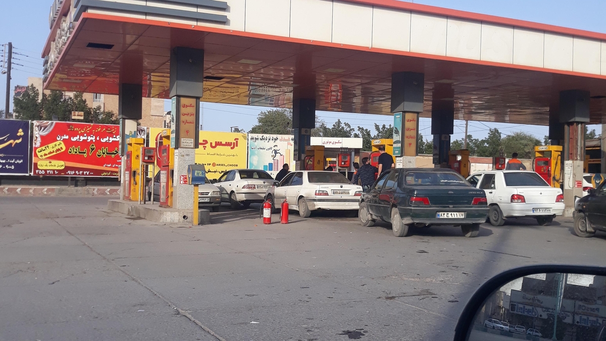 مردم در جایگاه های سوخت تجمع نکنند