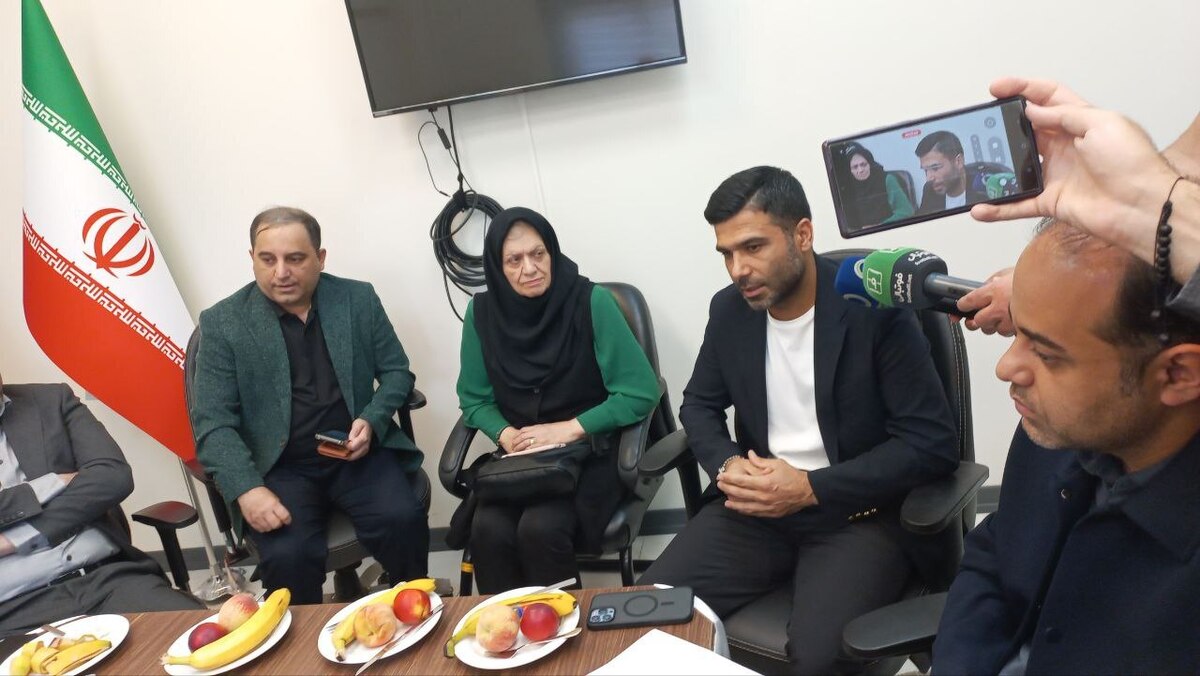نشست مشترک امید روانخواه با اعضای هیات رئیسه فدراسیون فوتبال