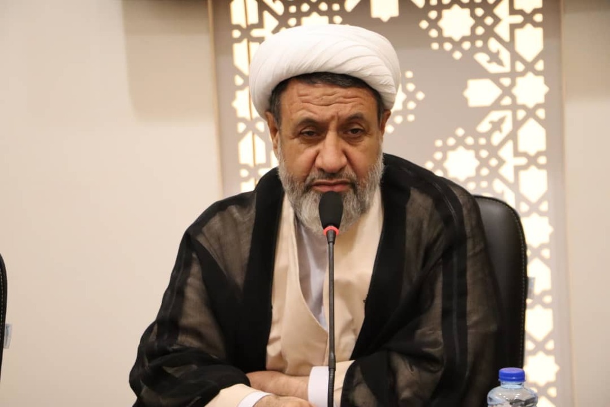 امام جمعه کرمان: مردم اخبار را از طریق مراجع رسمی پیگیری کنند